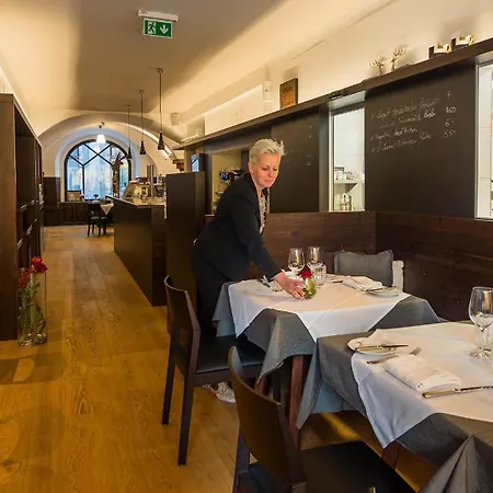 Otel Goettfried - Essen Trinken Schlafen Linz