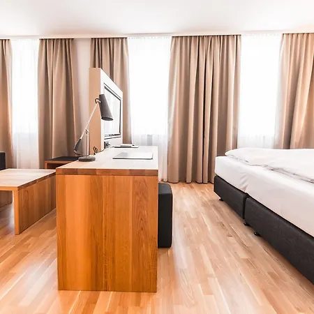 Goettfried - Essen Trinken Schlafen Otel Linz